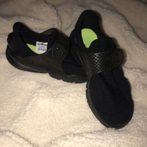 Nike black sock dart